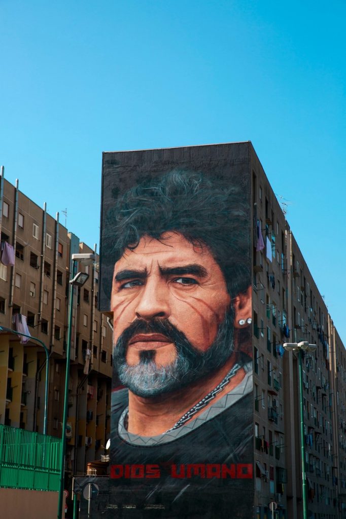 I messaggi nascosti nei murales di Jorit (Maradona)